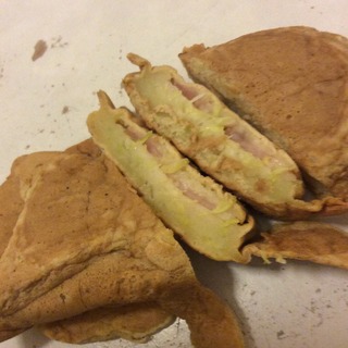サラダたい焼きカット.jpeg